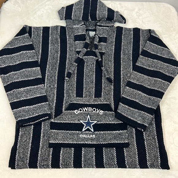 Dallas Cowboys Mexican Blanket Style Pullover Hoodie - Picture 7 of 8